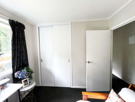 3 bedrooms with one bathroom - Photo 5