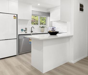 Newly Renovated Garden Apartment - Photo 1