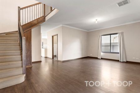 Modern Stylish Home - Photo 2