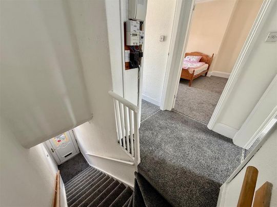 3 bedroom flat to rent - Photo 1
