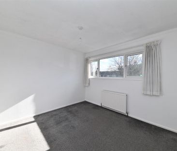 4 bedroom terraced house to rent - Photo 5