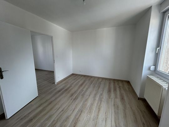 Location Appartement 3 pièces 52m² LE CREUSOT 71200 - Photo 1