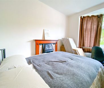 4 bedroom semi-detached house to rent - Photo 6