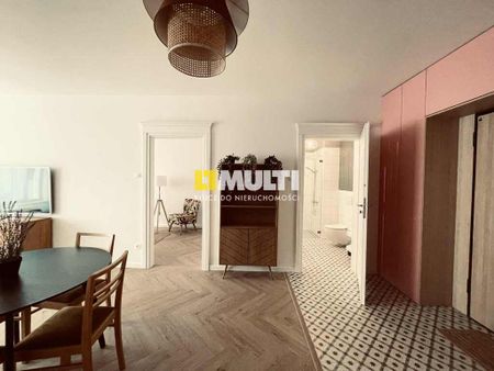 Stare Miasto, 2 pokoje + winda i miejsce postojowe - Zdjęcie 2