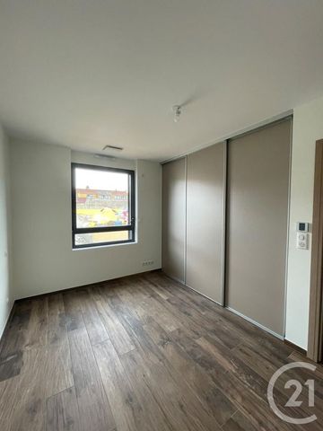 Appartement T3 à louer 3 pièces - 89,95 m2 CHATEAUROUX - 36 - Photo 2