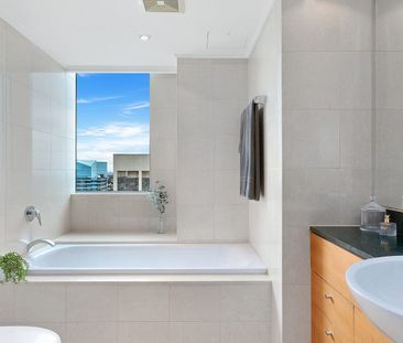 **Open for Inspection, 12.00-12.30pm, Saturday (17/10/26)** World-Class Living in the Heart of the City - Photo 6