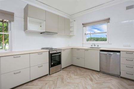 Renovated Two Bedroom Home! - Photo 2