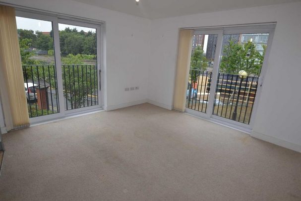2 bedroom flat to rent - Photo 1
