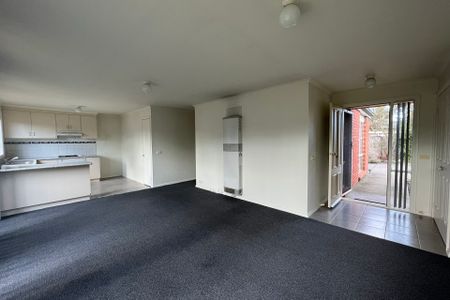 4/36 Armadale Drive, Narre Warren VIC - Photo 5