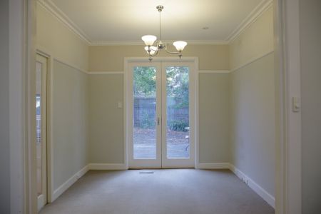 Beautiful Home In Great Location - Photo 4