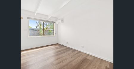 Looking for a clean, safe and affordable room in a well-maintained home? - Photo 2