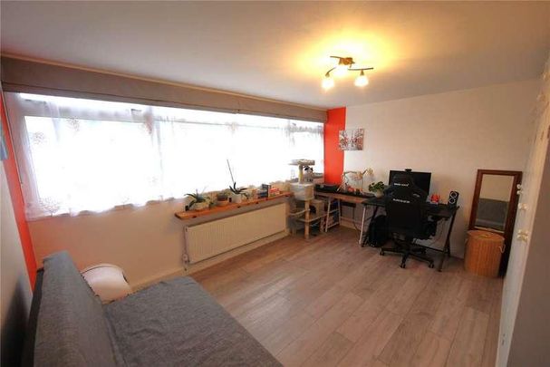 Tower Court, Tower Hill, Brentwood, Essex, CM14 - Photo 1