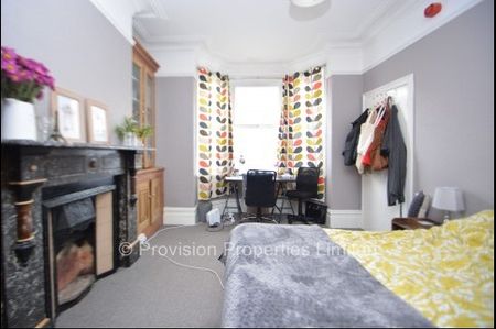 6 Bed Student Houses in Woodhouse - Photo 5