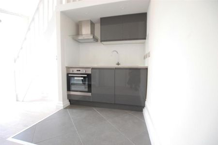 Studio to rent - Photo 2