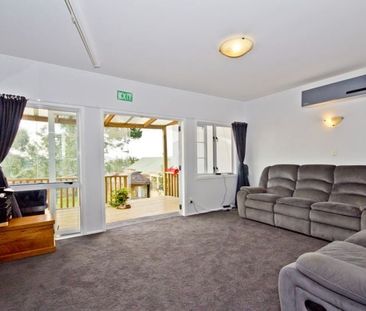 Prime location, Spacious and Stylish Family Home - Photo 2