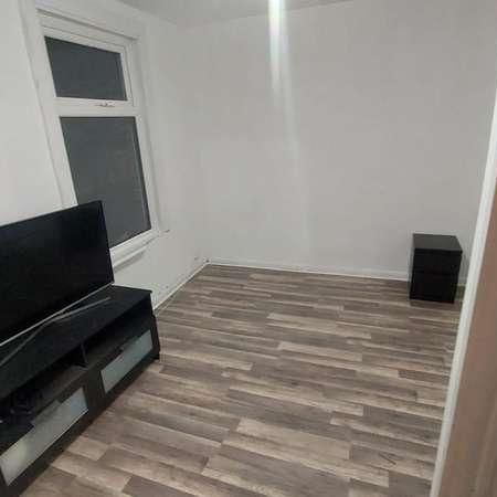 Clacton Road, London, E17 - Photo 3