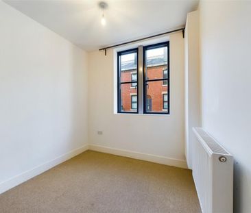2 Bed Terraced House, Reservoir Street, M6 - Photo 5