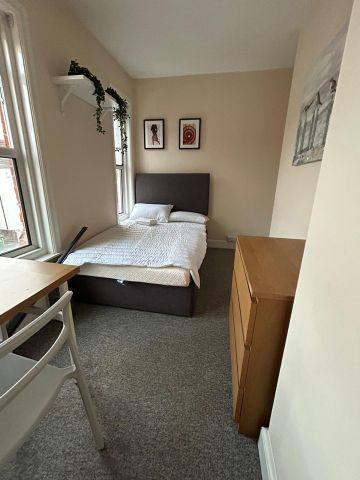 Room in a Shared House, Cromwell Road, SO15 - Photo 2