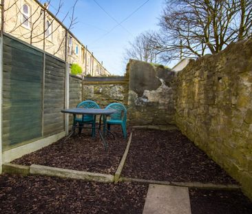 2 bedroom House To Let - Photo 2