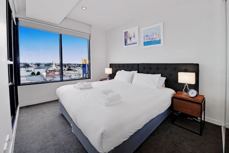 Bright 1-bedroom apartment near Citizens Park - Photo 5