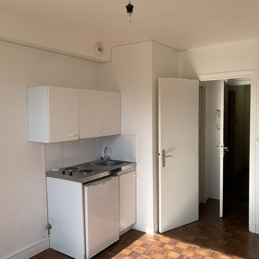 Location Appartement 1 pièce 15m² ORLEANS 45100 - Photo 1