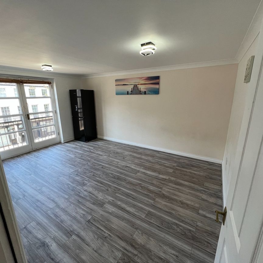 2 Bed Flat, Blenheim Court, RG1 - Photo 1