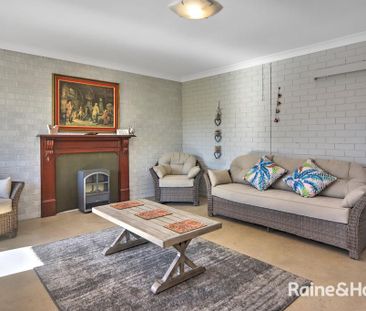 Spacious family home, minutes from the water! - Photo 1