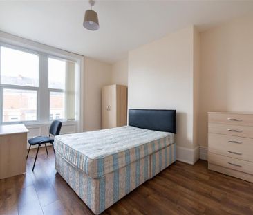 4 bedroom terraced house to rent - Photo 6