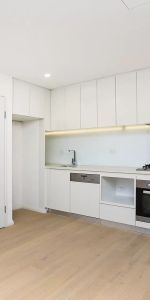MGM MARTIN – ONE BEDROOM APARTMENT - Photo 3