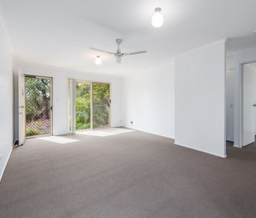 11/11 Kingaroy Avenue, Helensvale - Photo 2