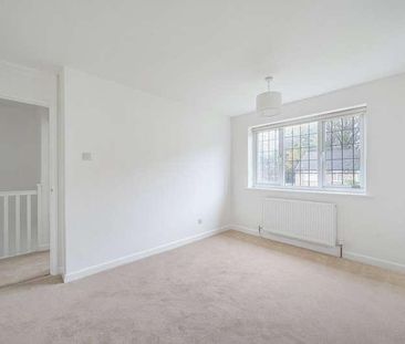 Triggs Close, Woking, Surrey, GU22 - Photo 5