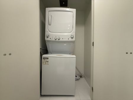 For Lease - 11 Yorkville Avenue Unit# 1107, Toronto, Ontario - Photo 4