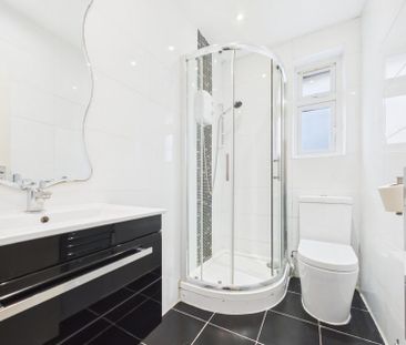 Ravensbourne Avenue, Stanwell, Staines-Upon-Thames,TW19 - Photo 5