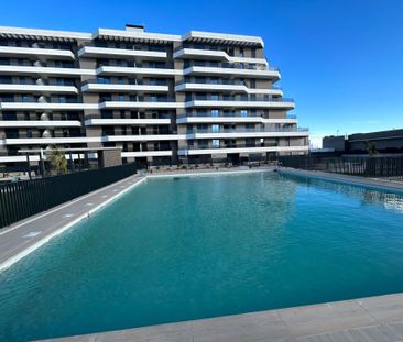 Piso de alquiler en Calle de Álvaro Siza, Primera Fase - Nuevo Tres... - Photo 4