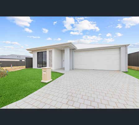 15 Sleaford Approach, Golden Bay, WA 6174 - Photo 1