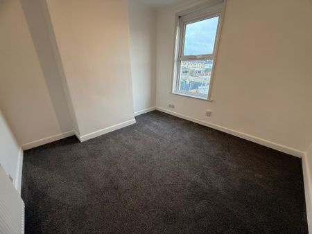 Whitworth Road, Gosport - Photo 4