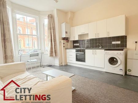 1 bedroom ground floor flat to rent - Photo 2