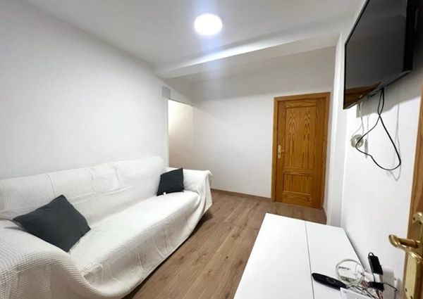 Calle León, Getafe, Community of Madrid 28903