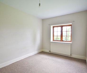 Hall Farm, Oxnead, Norfolk - Photo 6