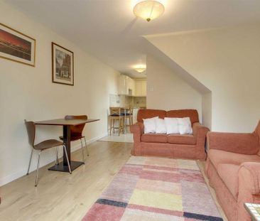 2 bedroom semi-detached house to rent - Photo 2