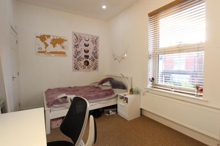 6 bedroom terraced house to rent - Photo 5