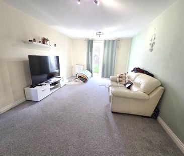 4 bedroom semi-detached house to rent - Photo 1