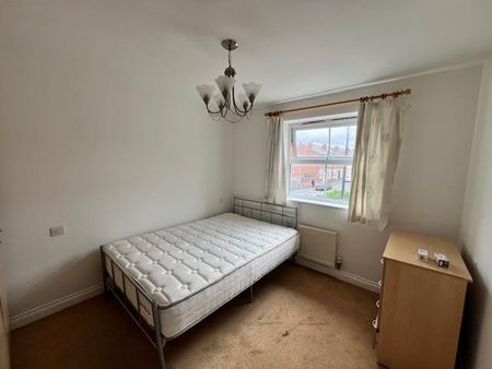 1 bedroom in a house share to rent - Photo 2
