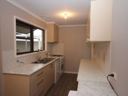 STUNNING FOUR BEDROOM HOME - Photo 5