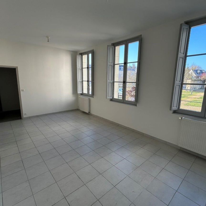 Location Appartement 2 pièces 55m² SAUMUR 49400 - Photo 1