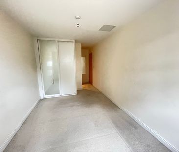 2 bedroom Apartment to let - Photo 6