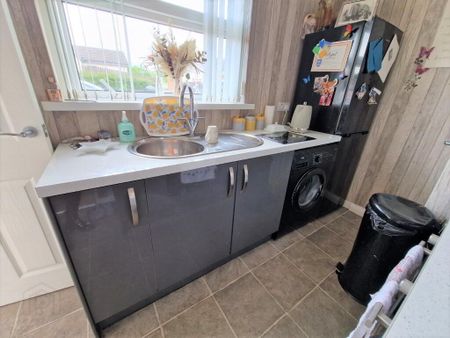 5 Whinfield Walk, Carrickfergus, BT38 8HL - Photo 5