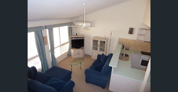 TWO BEDROOM VILLA - MERMAID BEACH - Photo 1