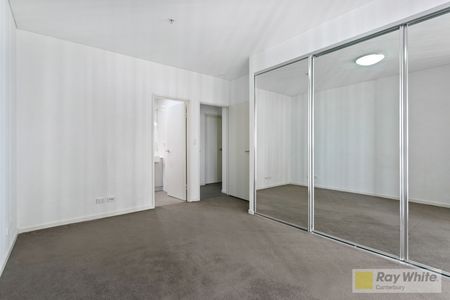 INNER CITY TWO BEDROOM BEAUTY - Photo 2