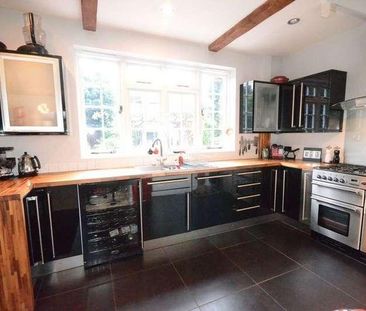 London Road, Datchet, SL3 - Photo 2
